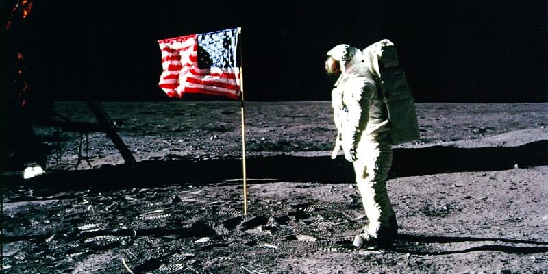 the-film-operation-avalanche-was-filmed-at-nasa-because-the-film-crew-infiltrated